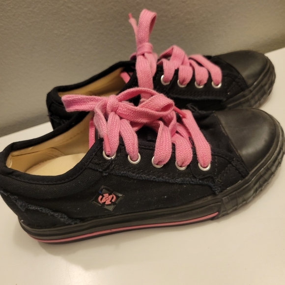 Heeleys Kids Black Pink Sneakers - Picture 7 of 11